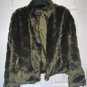 Faux Fur Green Jacket 💚